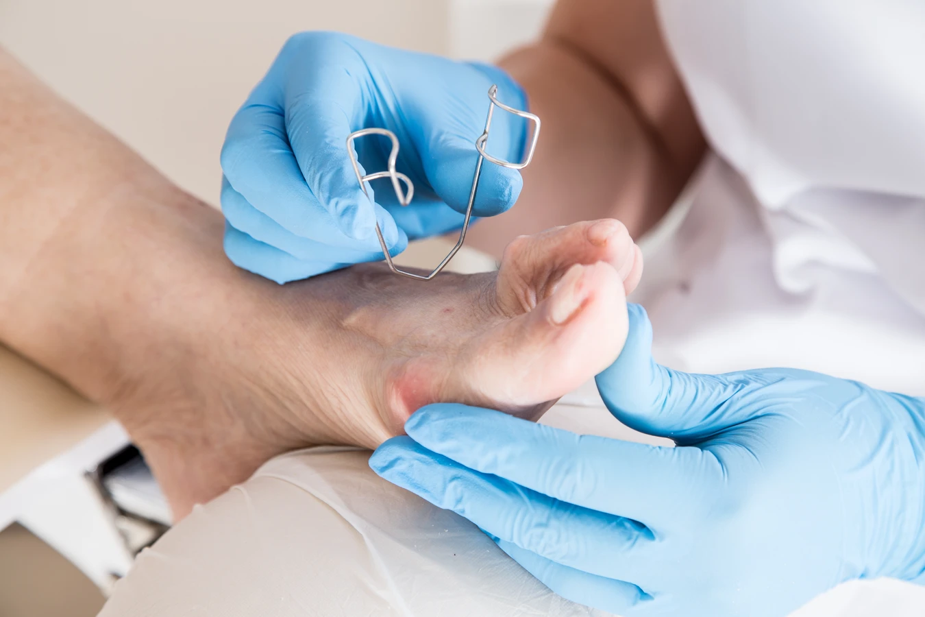 Jak wygląda podstawowy zabieg podologiczny?