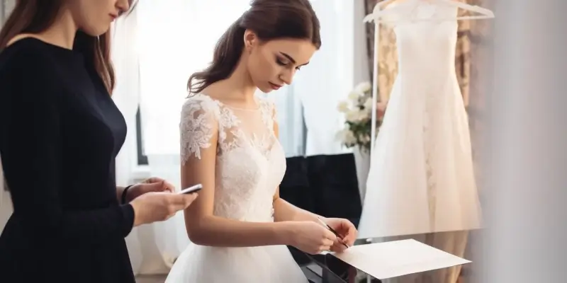 Suknie ślubne wyprzedaż kiedy?