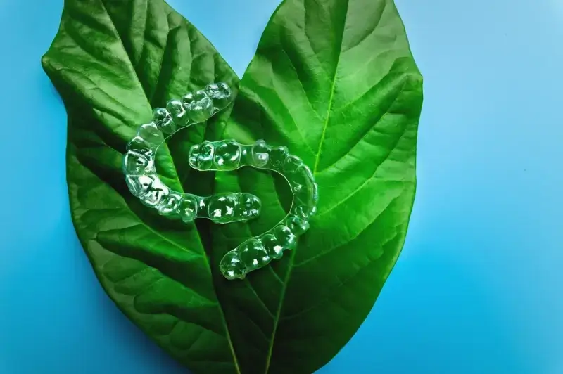 Ile trwa leczenie kanałowe szóstki?